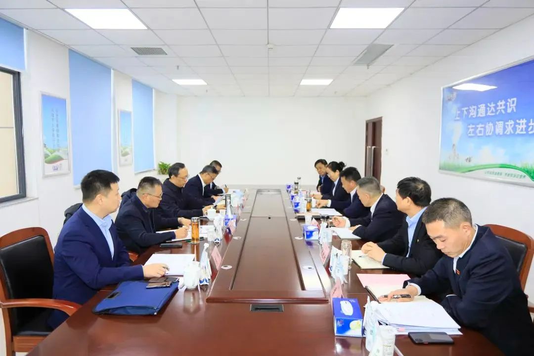 省政府国资委党委书记、主任李涛一行到千亿平台（中国）乳业集团调研