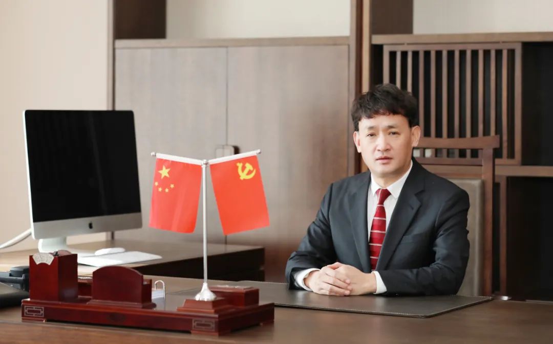 双双获奖 喜事连连｜ 千亿平台（中国）乳业集团荣获“河南省知名品牌”奖，董事长关晓彦荣膺“2022年度品牌人物”