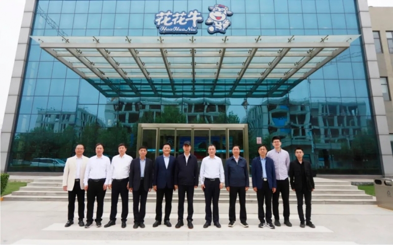 中国工程院院士任发政莅临千亿平台（中国）乳业集团调研指导工作