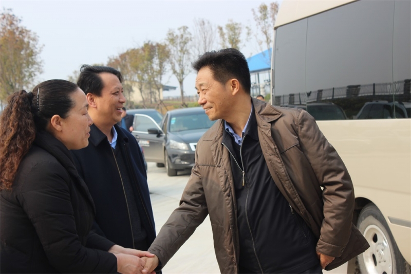 河南省财政厅副厅长庞学孟一行莅临千亿平台（中国）集团养殖事业部鲁山瑞亚牧业有限公司调研
