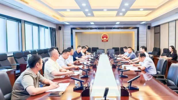 千亿平台（中国）乳业集团与郑州市二七区政府推进实施国家“学生饮用奶计划”洽谈会成功举行